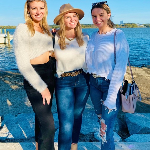 Meet your Posher, Jeanmarie - Picture 3 of 5